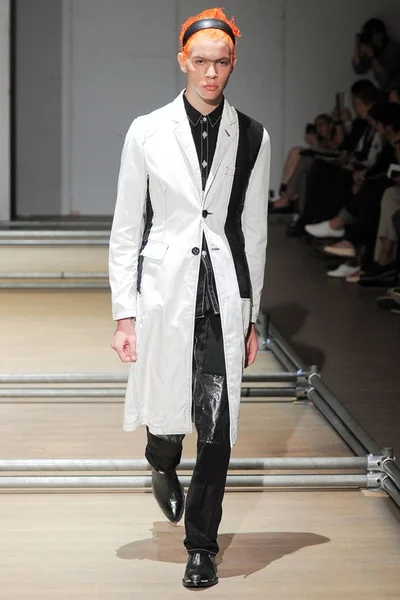 Look 10